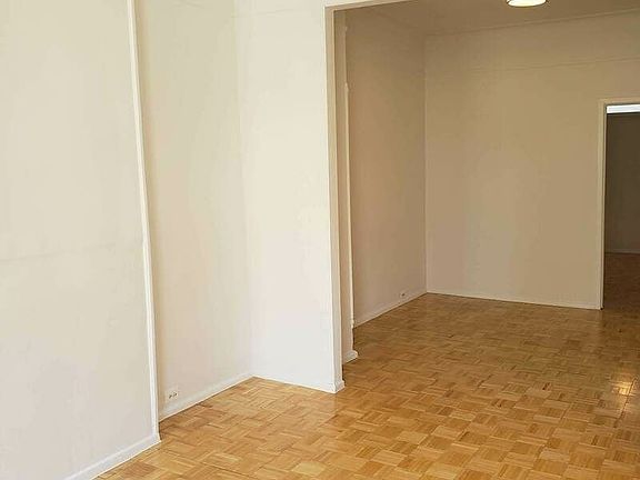 3rd image of 256 7th Ave Floor 3