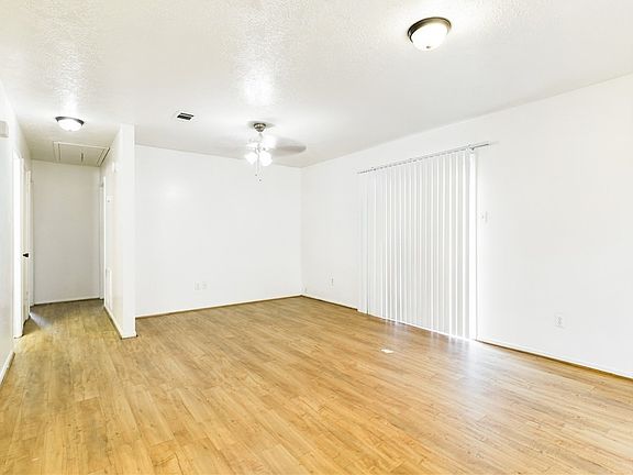 4th image of 3300 Normand Dr