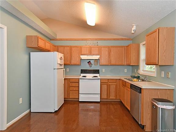 3rd image of 1939 Northridge Ct