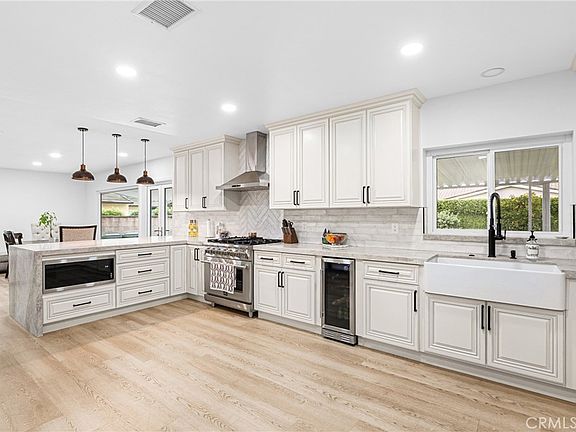 5th image of 9839 Pomering Rd