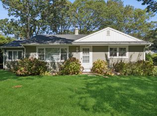 1 Dogwood St, Sag Harbor, NY 11963