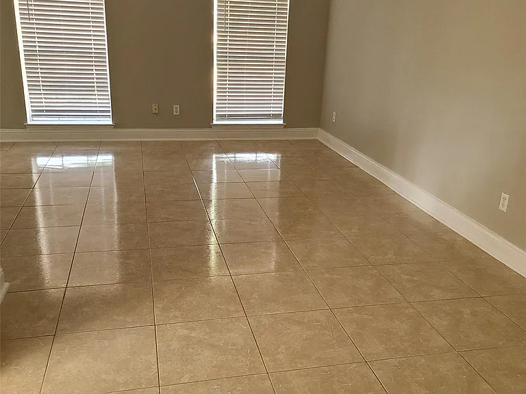 8130 Sunny Ridge Dr — Photo 6