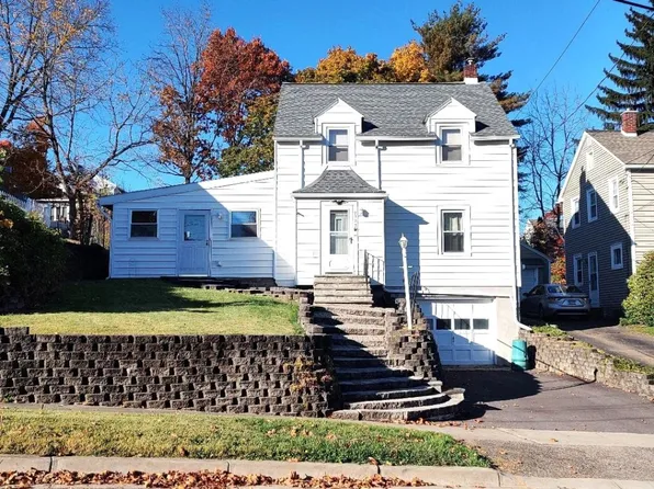 2723 Hall St, Endwell, NY 13760