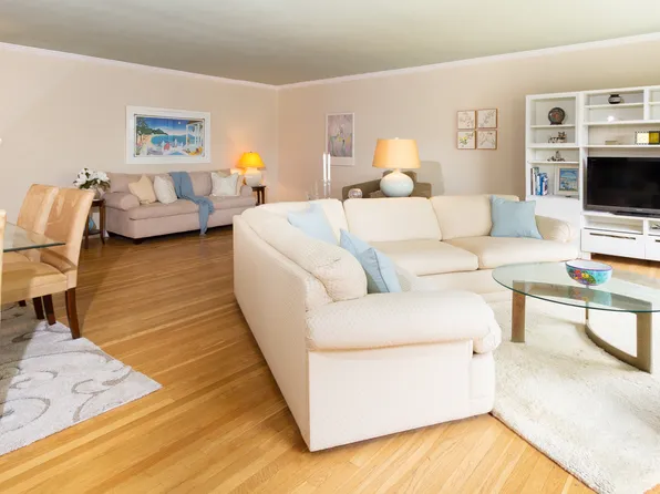 162-41 Powell Cove Boulevard image 10 of 25