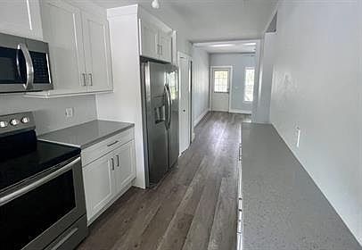 1st image of 215 Ronnoc Ln #1
