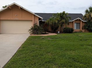 1712 Viscaya Pkwy, Cape Coral, FL 33990