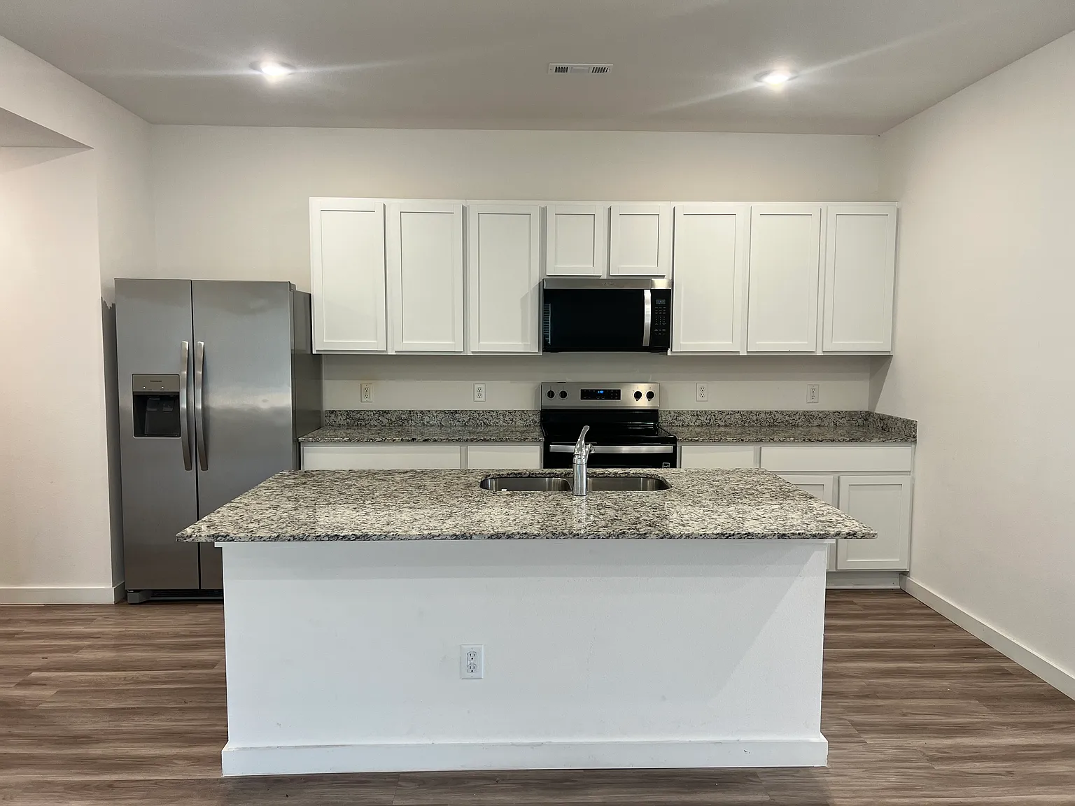 3 bed, 1587 sqft, $1,725 — Photo 4