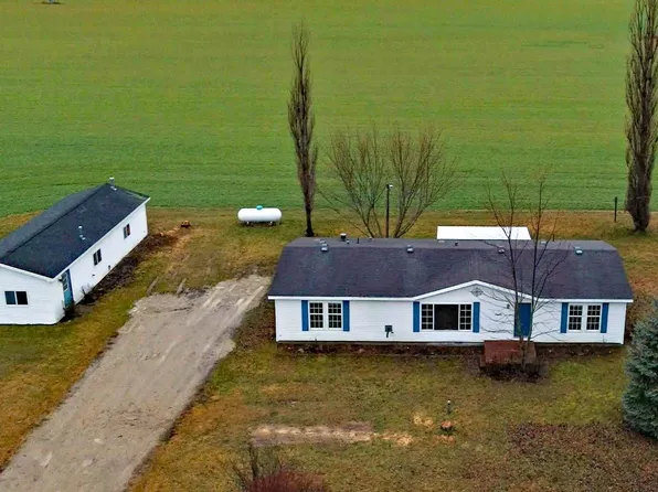 5663 S Dickerson Rd, Lake City, MI 49651