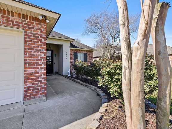 2nd image of 2255 Woodland Ct