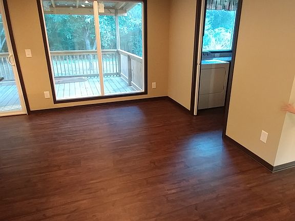 3rd image of 4040 Willow Bend Dr