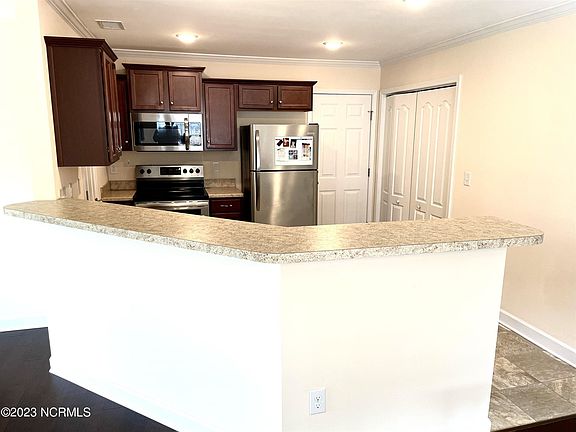 3rd image of 5820 Heritage Oaks Ln