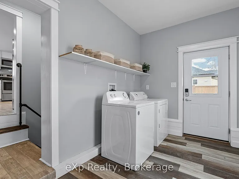 236 Sydenham St — Photo 31
