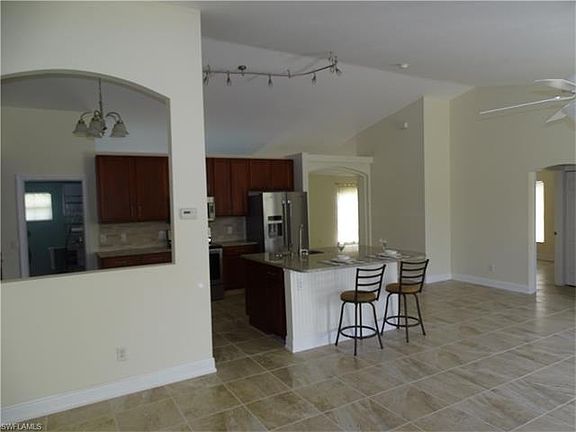 5th image of 4748 NW 40th Ave