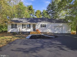 19658 Longmeadow Rd, Hagerstown, MD 21742