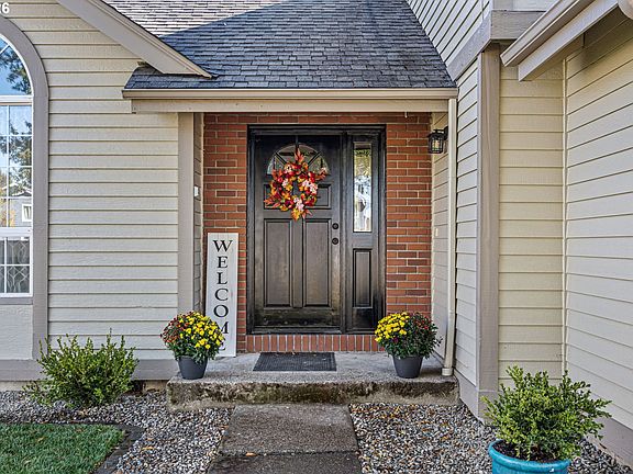 5th image of 4493 Glacier St