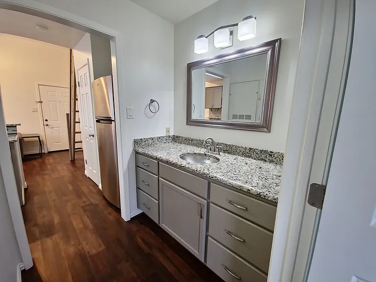 2313 Longview St #205 — Photo 8