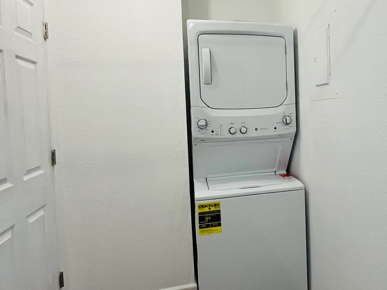 2 bed, 845 sqft, $1,300 — Photo 2