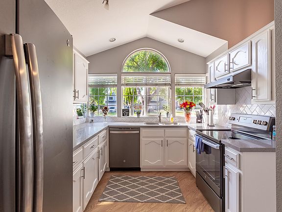3rd image of 5050 W Chicago Cir S