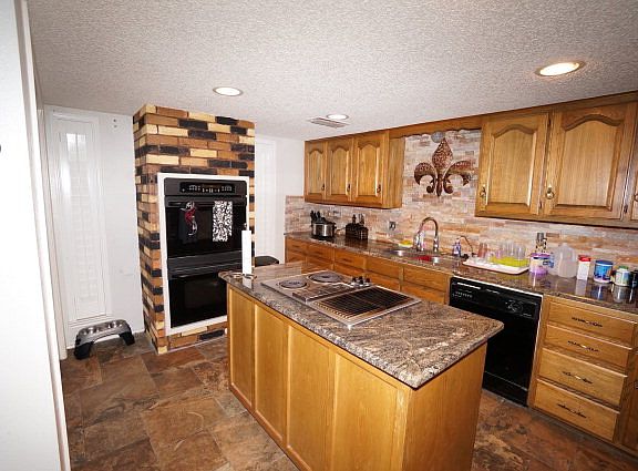 3rd image of 6335 Mecca St