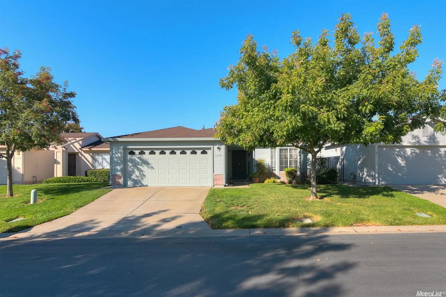 7634 Sunwisper Ln photo 1
