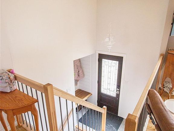5th image of 17 Kingsmere Ave