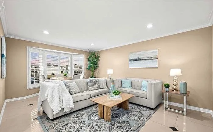 14913 Roxton Ave — Photo 3