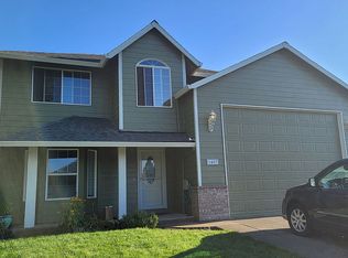 1407 Meadow Dr, Molalla, OR 97038