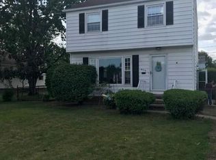 8115 Deerfield Dr, Parma, OH