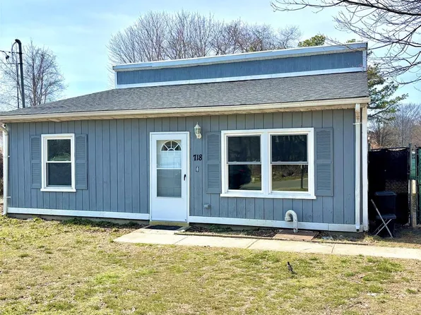 718 Provost Ave, Bellport, NY 11713