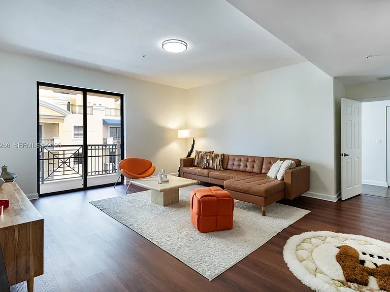 8395 SW 73rd Ave #503 — Photo 3