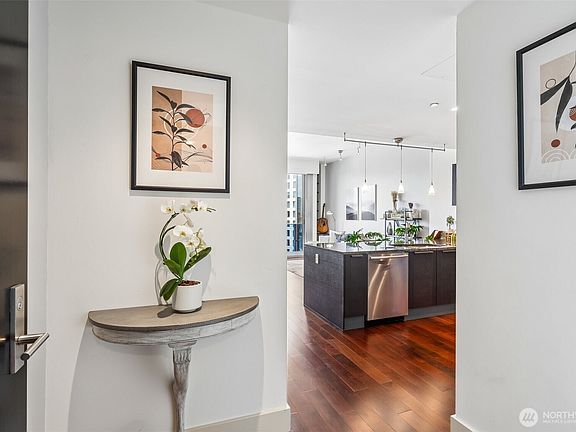 4th image of 737 Olive Way #3701