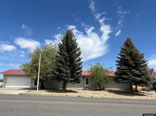 108 Airport Ave, Saratoga, WY 82331