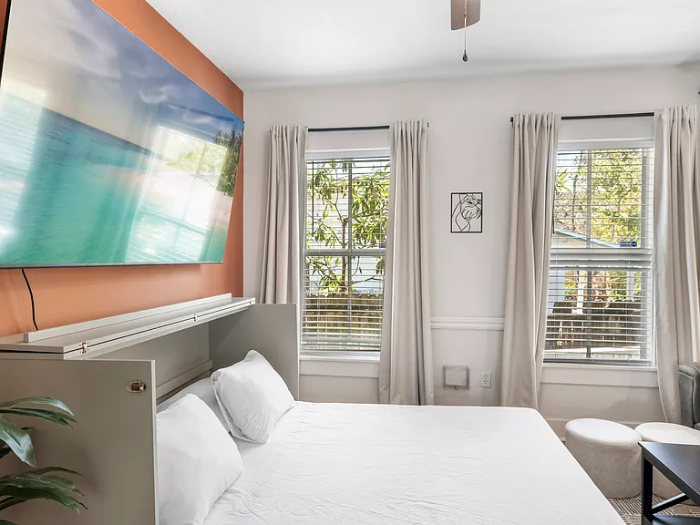 Queen sized murphy bed