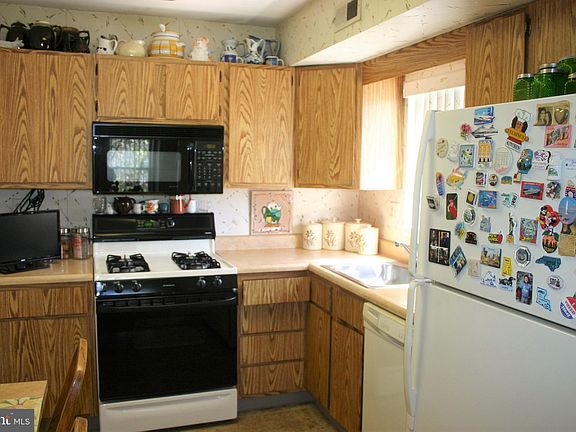 4th image of 1703 Scotchbrook Dr #B