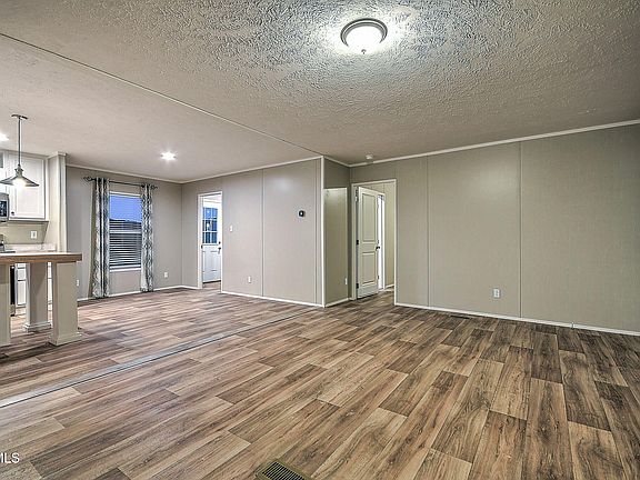 5th image of 192 Meadow View Rd