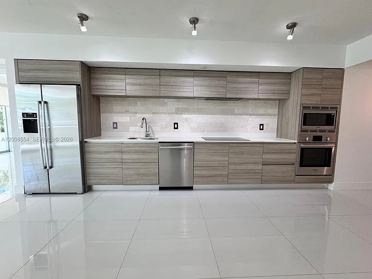 6620 Indian Creek Dr #114 — Photo 6