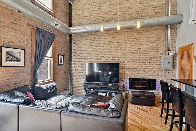 1st image of 1119 W Grand Ave #4