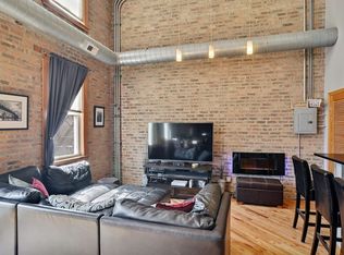 1119 W Grand Ave #4, Chicago, IL 60642