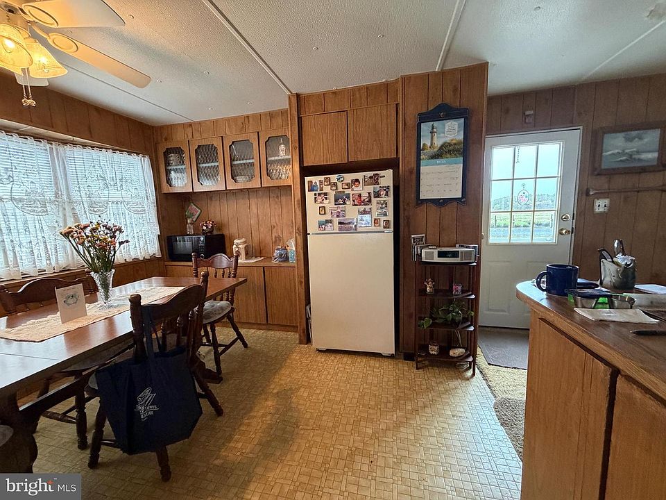 10th image of 26025 S Cherry St