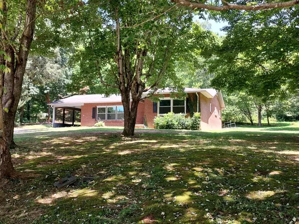 1133 Dusty Oak Ln, Hudson, NC 28638