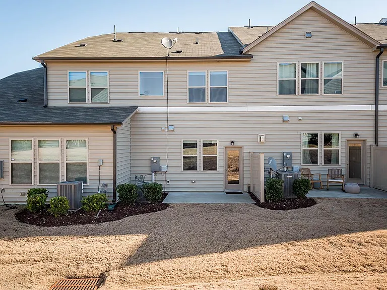 268 Rubrum Dr — Photo 14