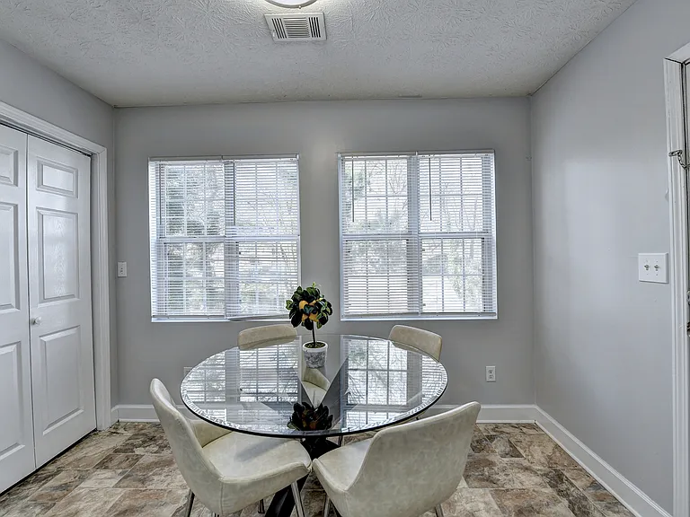 1170 Atlantic Dr NW — Photo 17