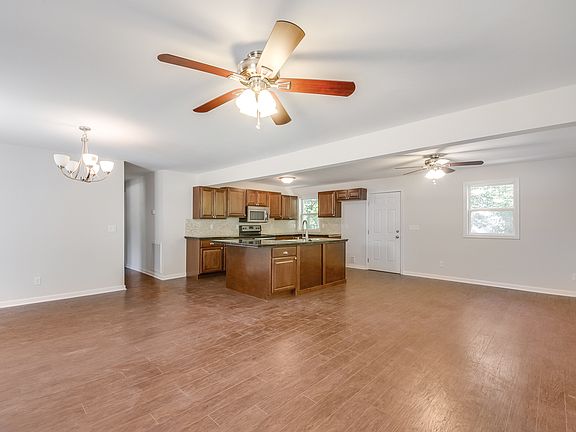 4th image of 224 Hemphill Ave