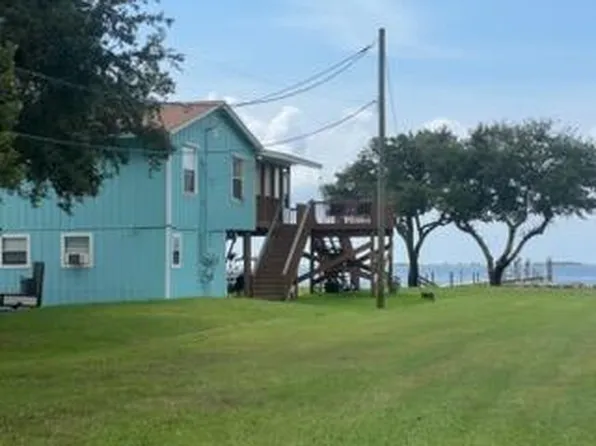 5481 Soundside Dr, Gulf Breeze, FL 32563