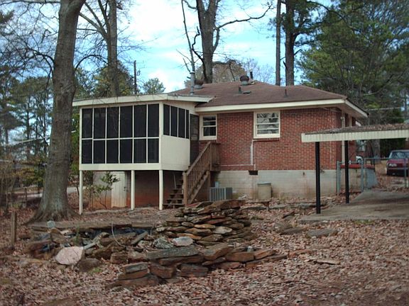 3rd image of 693 Melrose Dr