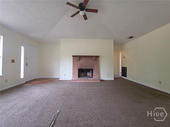 4th image of 28 Jack Snipe Court W