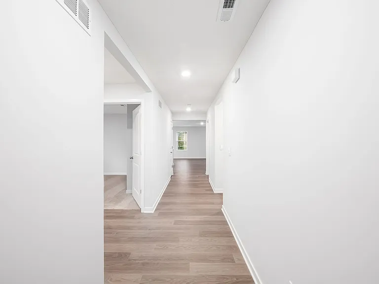 426 Emily Dr — Photo 8