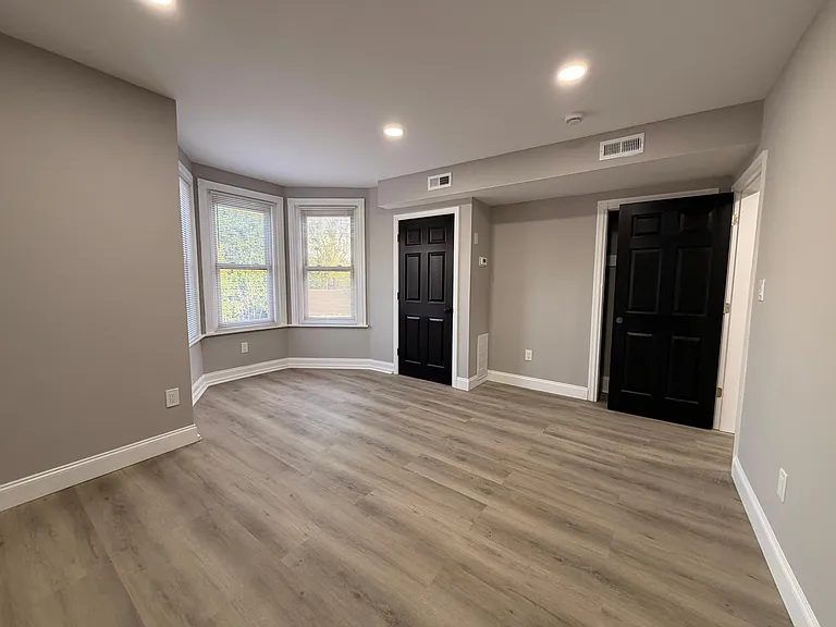 516 E Marshall St #1 — Photo 5