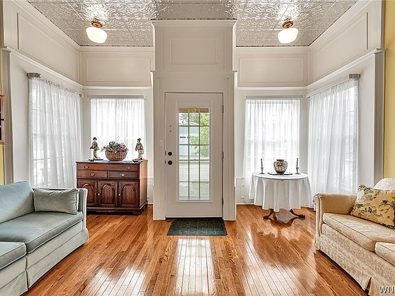 3rd image of 272 Fletcher St