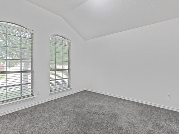 5th image of 11712 Kenny Dr